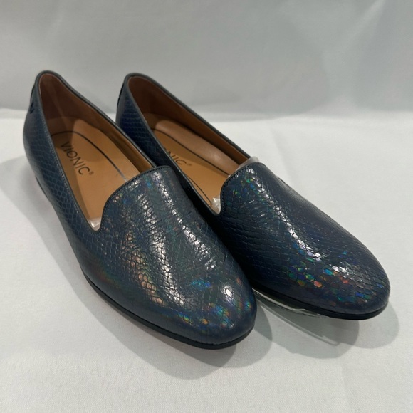 NWT-VIONIC Willa Iridescent Hologram Snake Emboss Slip On Flats Loafers Shoes 7 - Picture 4 of 8